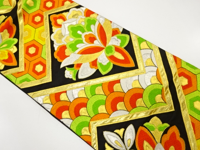 アンティーク　華紋に青海波・亀甲模様織り出し袋帯（着用可）